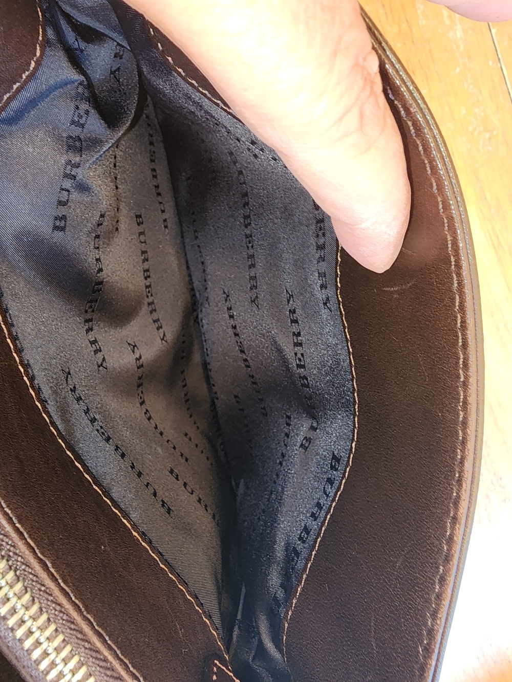 Burberry House Check canvas top handle bag featuring brown leather trim - Picture 8 of 16